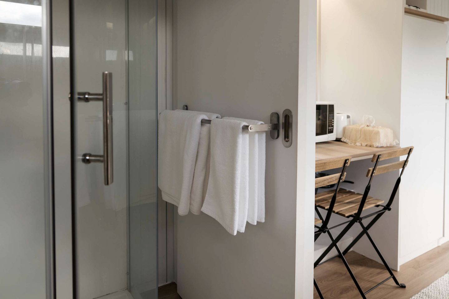 Sweet Tiny House with Private Backyard Facing the Spectacular Fields in Tamahere, North Island