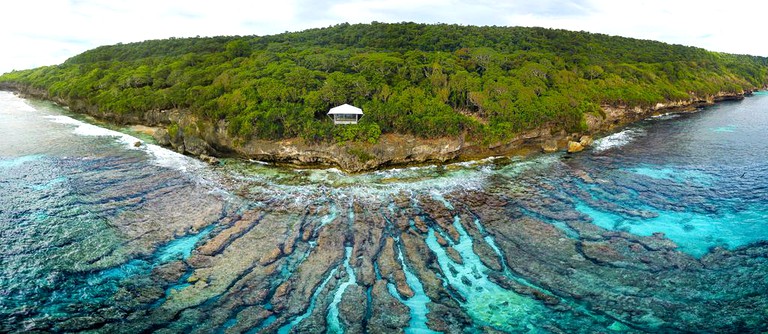 This absolutely gorgeous Christmas Island accommodation is perched on a small cliff above the azure waters of the Indian Ocean