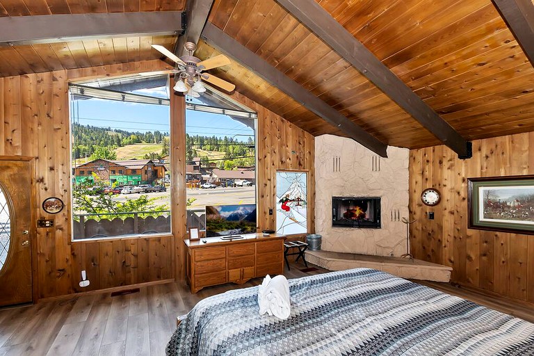 Cabins (United States of America, Big Bear Lake, California)