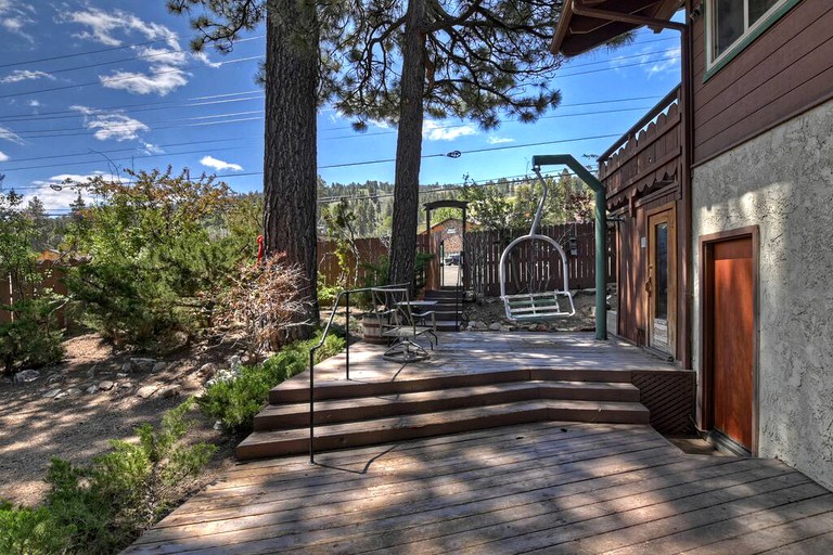 Cabins (United States of America, Big Bear Lake, California)