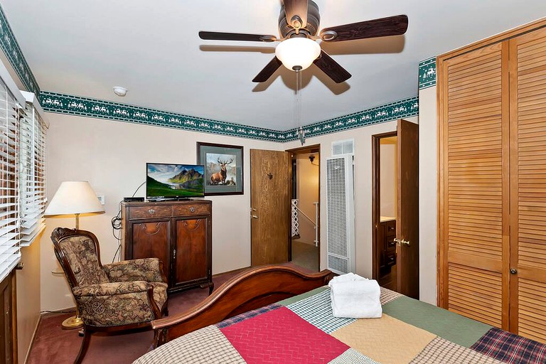 Cabins (United States of America, Big Bear Lake, California)