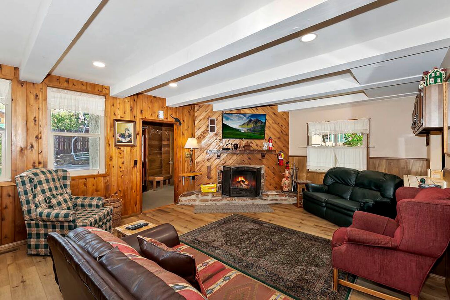 Cozy Cabin with Sauna, Barbecue and Fireplace in Big Bear Lake, California