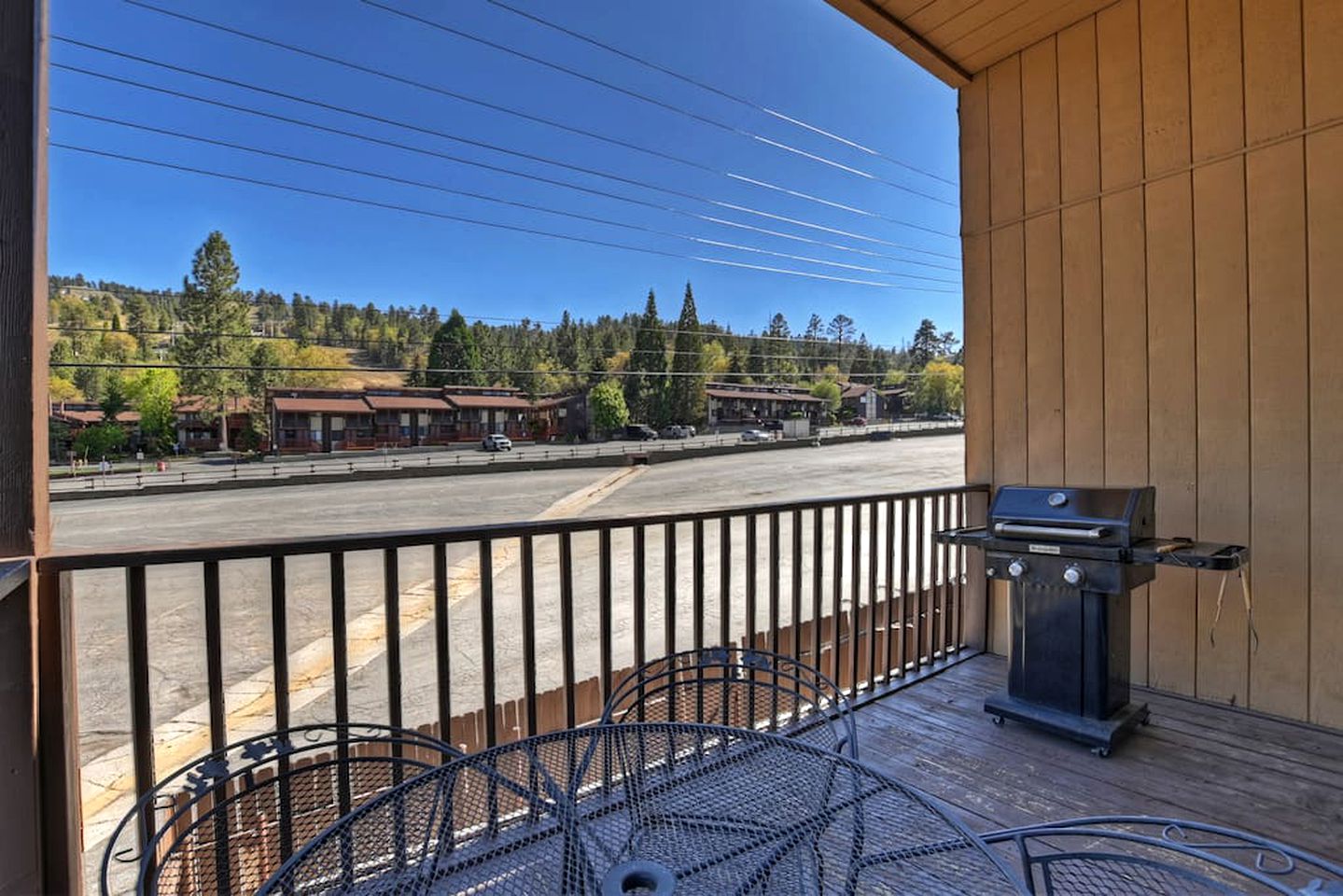 Luminous Cabin with Barbecue Perfect for Winter Sports in Big Bear Lake, California