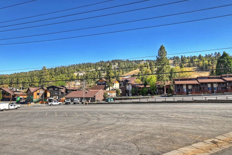 Cabins (United States of America, Big Bear Lake, California)