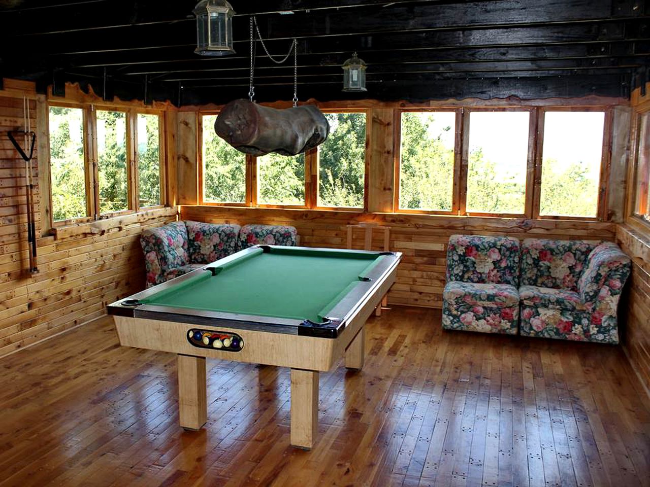 Breathtaking Tree House Rental with Private Jacuzzi Tub in Mooi River, South Africa