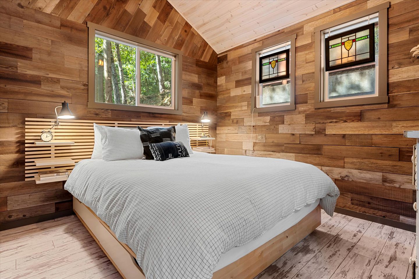 Dog Friendly Glamping on the Russian River with a Hot Tub and Views