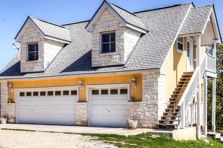 Vacation Rentals (Helotes, Texas, United States)