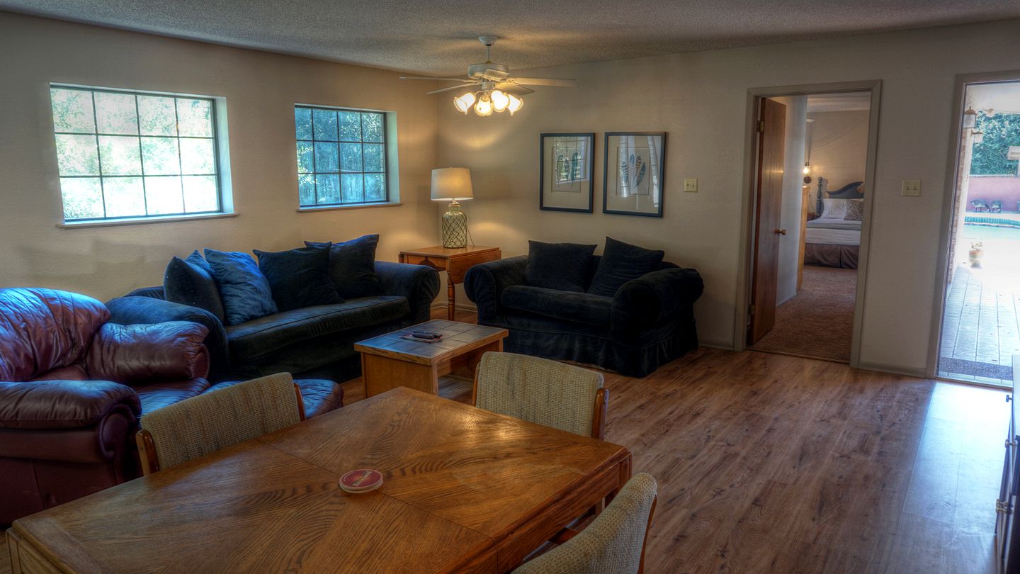 Cozy Vacation Rental for Seven with Shared Swimming Pool near San Antonio