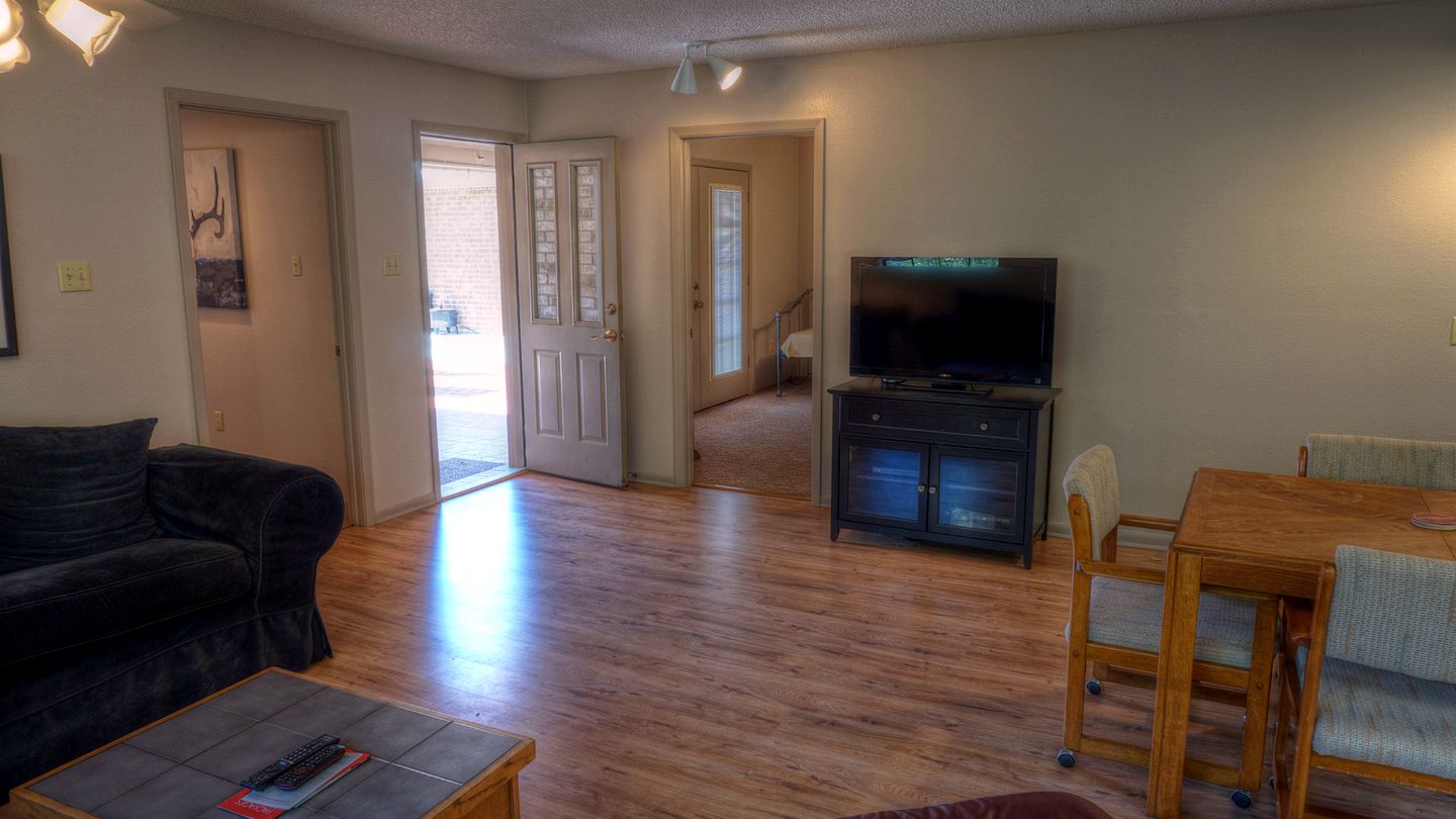 Cozy Vacation Rental for Seven with Shared Swimming Pool near San Antonio