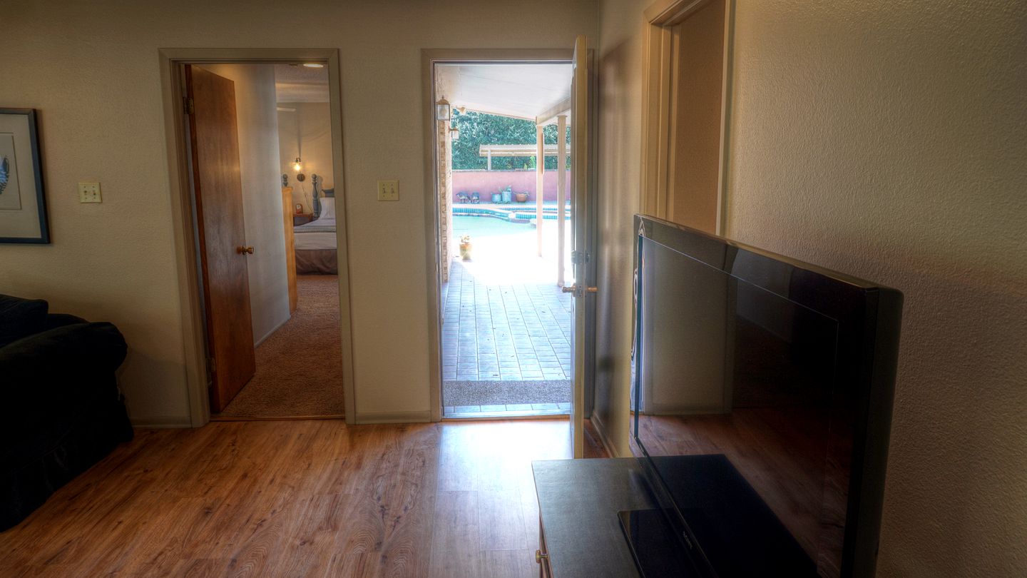 Cozy Vacation Rental for Seven with Shared Swimming Pool near San Antonio