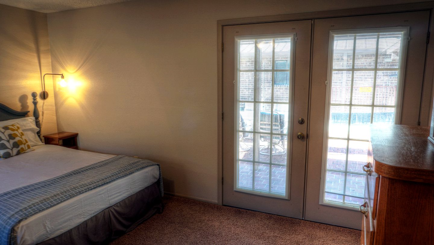 Cozy Vacation Rental for Seven with Shared Swimming Pool near San Antonio