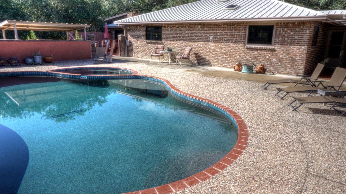 Cozy Vacation Rental for Seven with Shared Swimming Pool near San Antonio