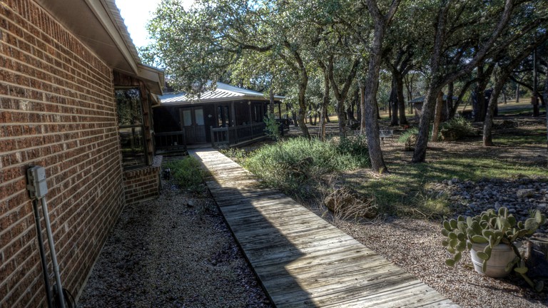 Cabins (Bandera, Texas, United States)