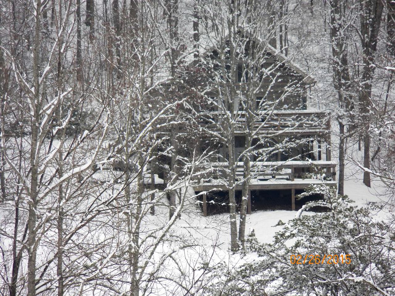 Rustic Cabin on a Woodland Farm in Tellico Plains, Tennessee