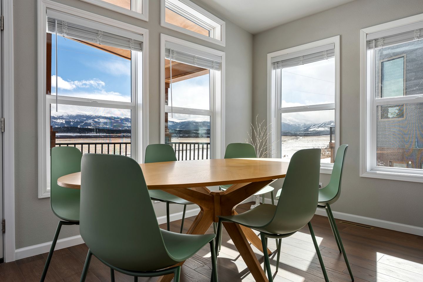 Brand New Cozy Mountain Retreat Cabin with Panoramic Views Near Winter Park, Tabernash Colorado