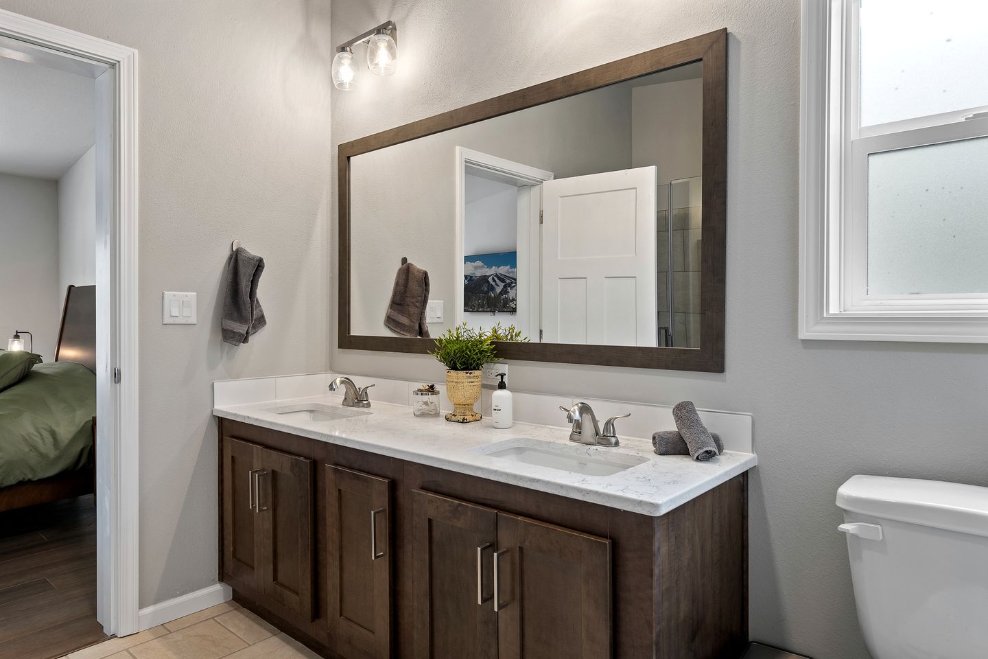 Brand New Cozy Mountain Retreat Cabin with Panoramic Views Near Winter Park, Tabernash Colorado