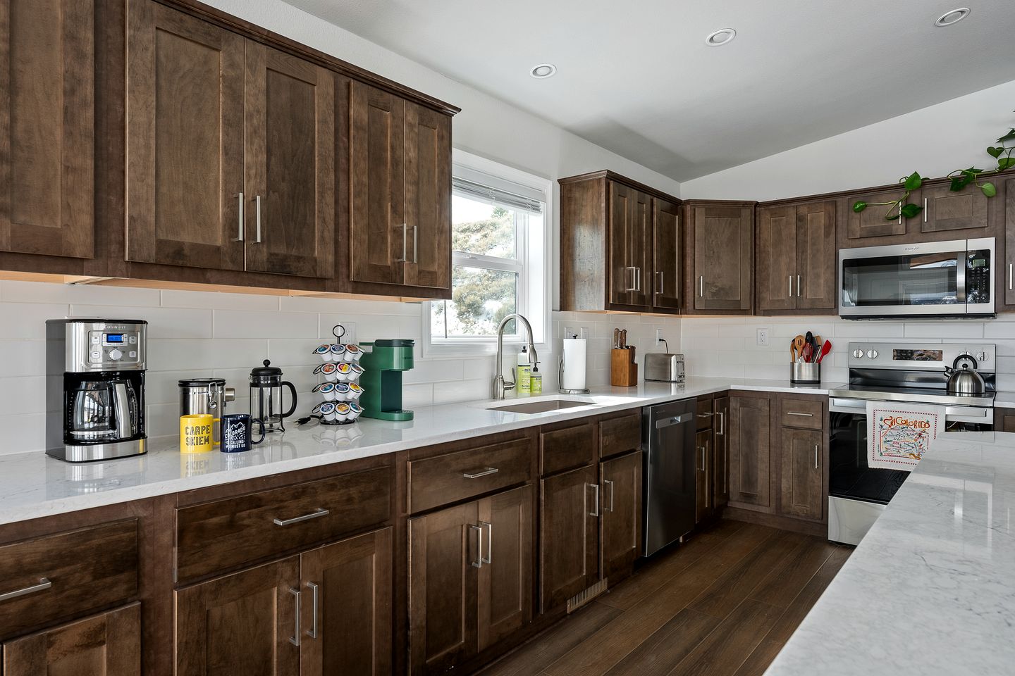 Brand New Cozy Mountain Retreat Cabin with Panoramic Views Near Winter Park, Tabernash Colorado