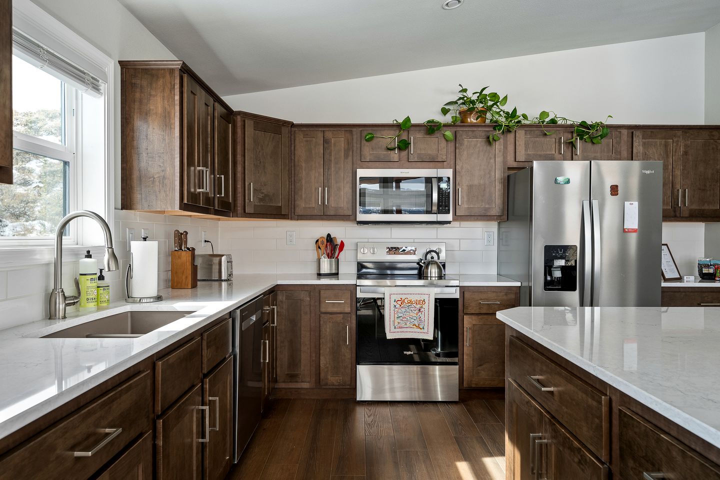 Brand New Cozy Mountain Retreat Cabin with Panoramic Views Near Winter Park, Tabernash Colorado