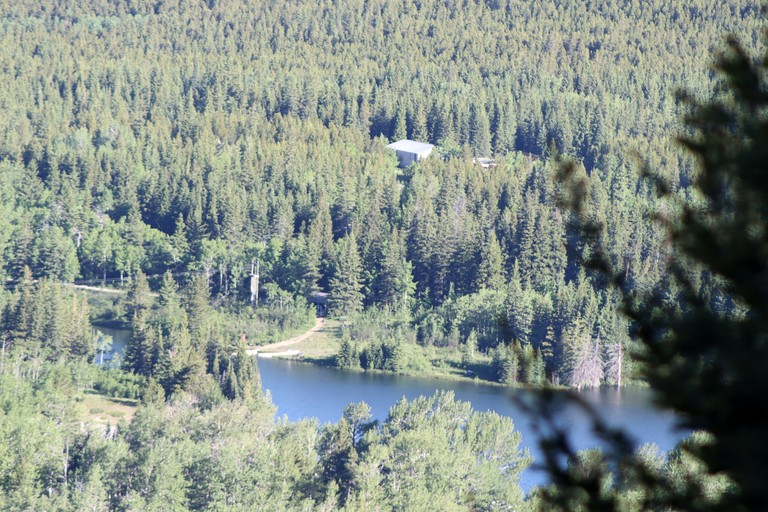 Private Waterfront Cabin Ideal for Outdoor Adventures in Alberta | Cabins (Pincher Creek MD #9, Alberta, Canada)