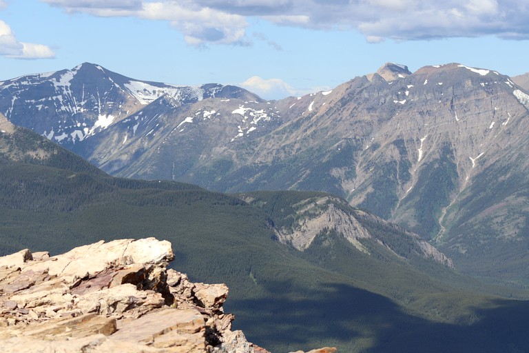 Private Waterfront Cabin Ideal for Outdoor Adventures in Alberta | Cabins (Pincher Creek MD #9, Alberta, Canada)