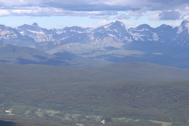Group Cabin Lodge Surrounded by Nature with Beautiful Hiking Trails and Views in Alberta | Cabins (Pincher Creek MD #9, Alberta, Canada)