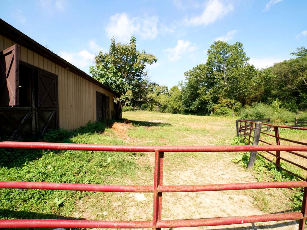 Peaceful Vacation Rental for Four near the Ohio River in Pendleton, Kentucky