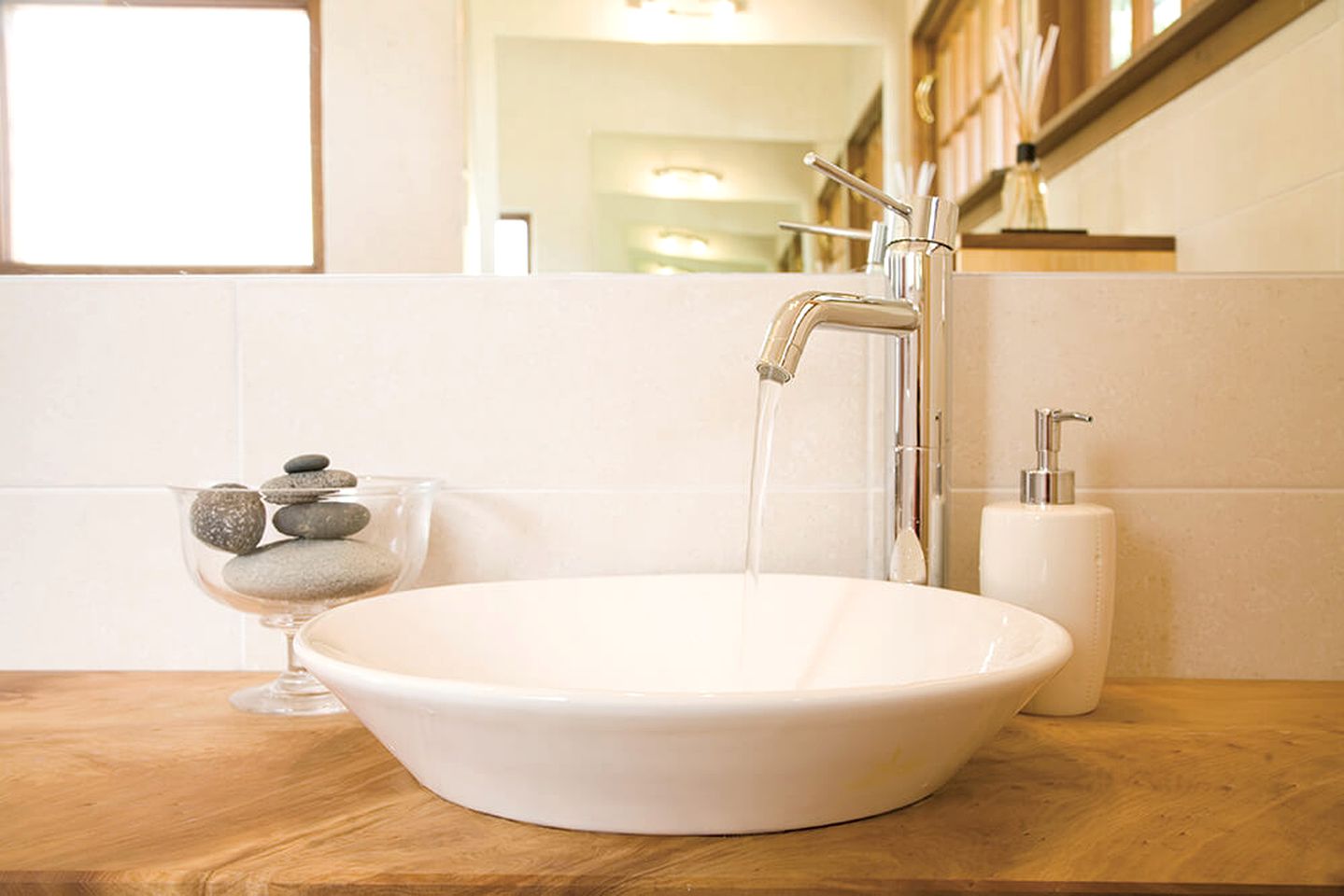 Sunny Cabin Rental with a Patio near the Town Basin in Whangarei, North Island