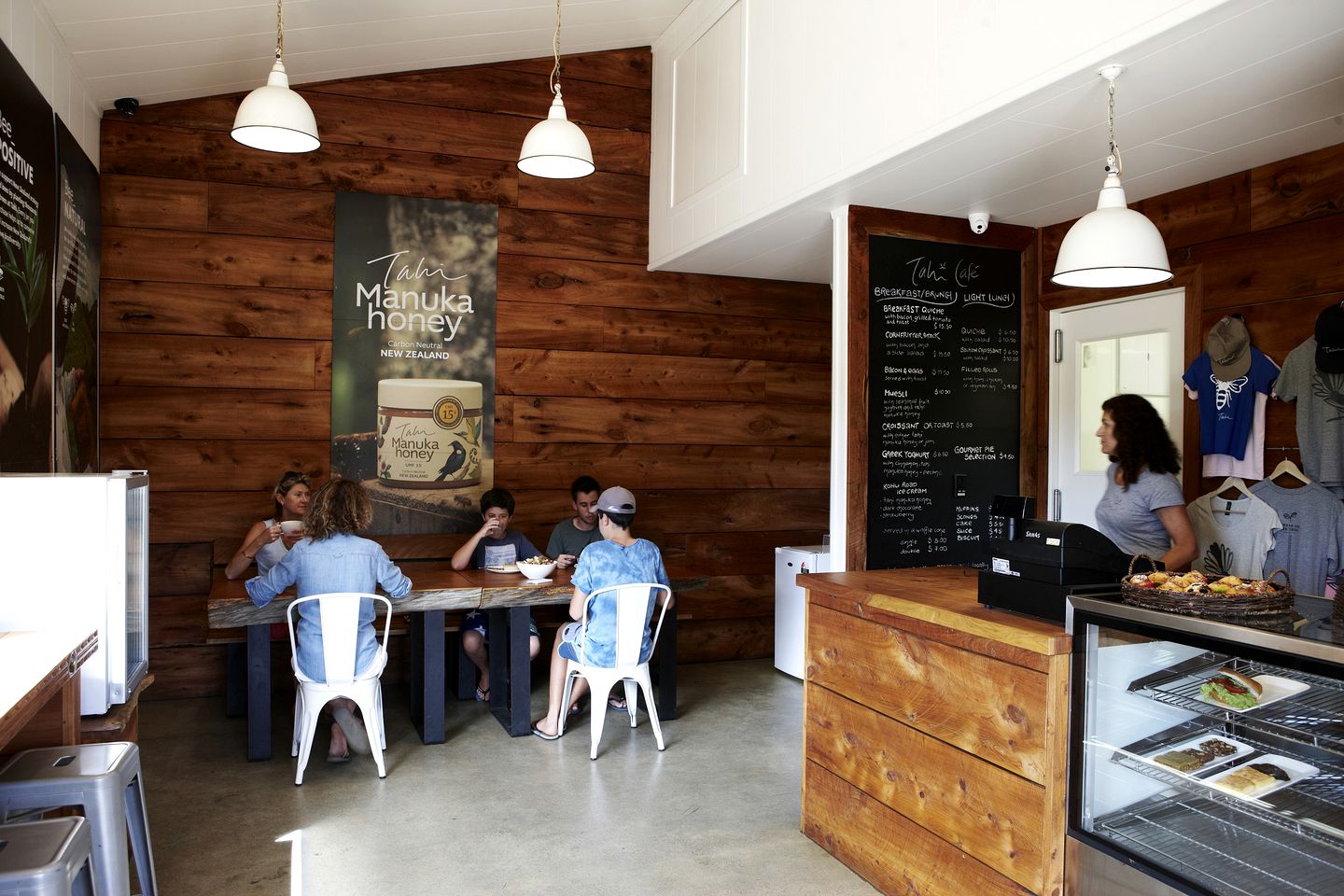 Sunny Cabin Rental with a Patio near the Town Basin in Whangarei, North Island