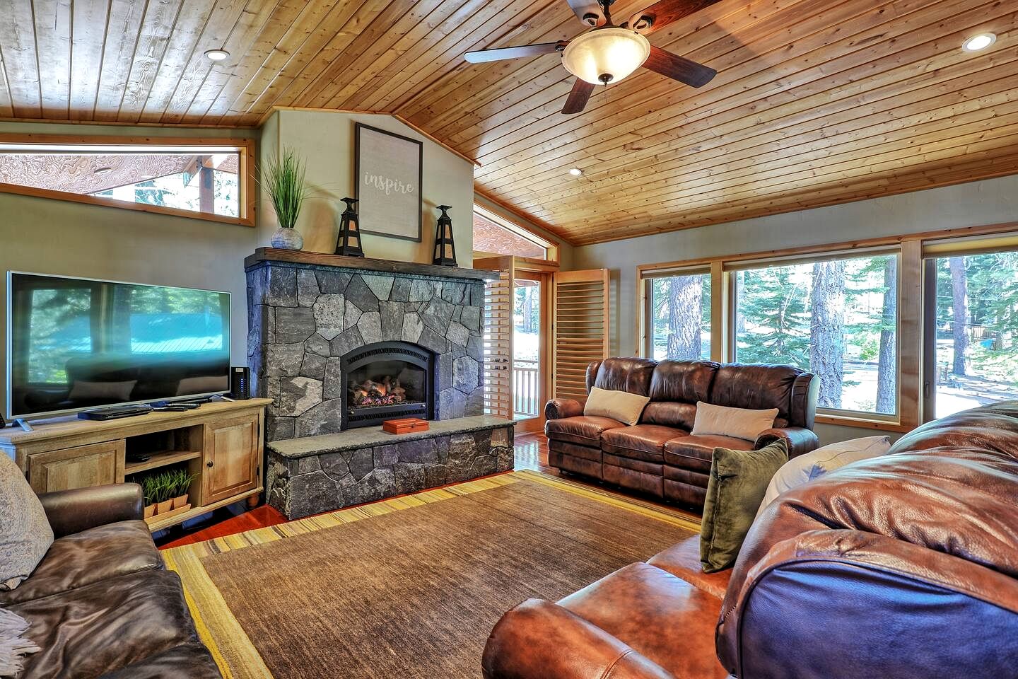 Cozy Cabin Retreat with Expansive Deck Near Lake and Trails in Tahoma, California