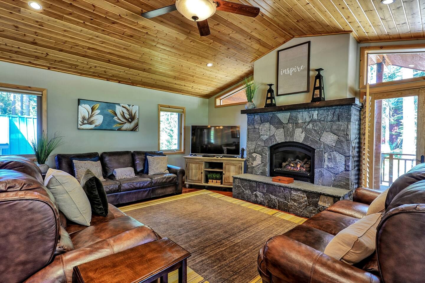 Cozy Cabin Retreat with Expansive Deck Near Lake and Trails in Tahoma, California