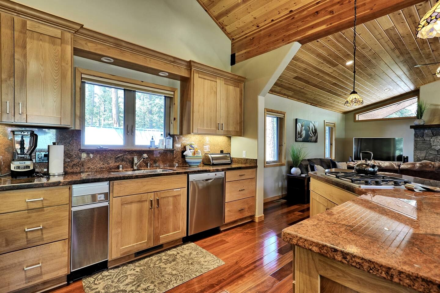Cozy Cabin Retreat with Expansive Deck Near Lake and Trails in Tahoma, California