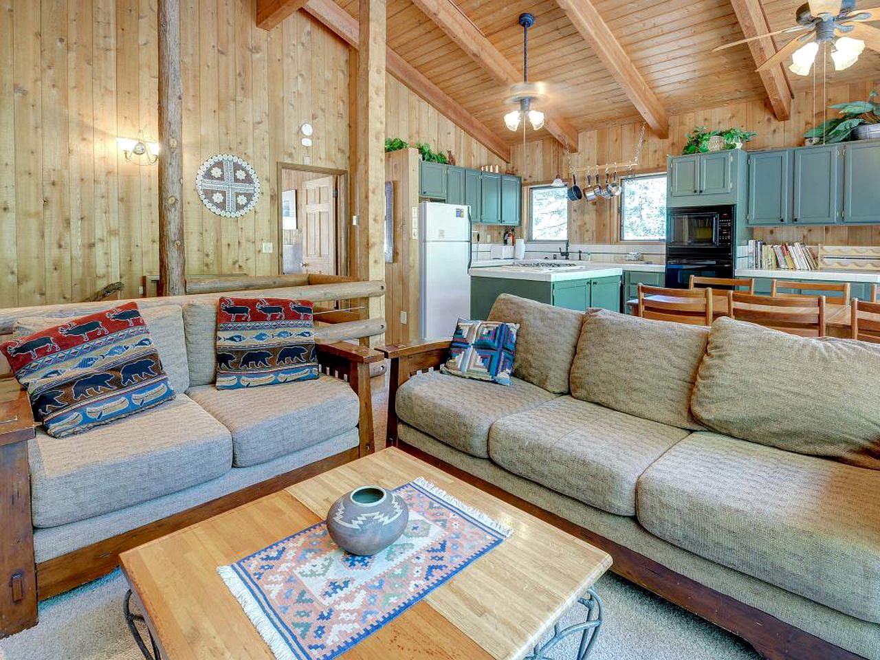 PetFriendly Cabin Rental in San Jacinto