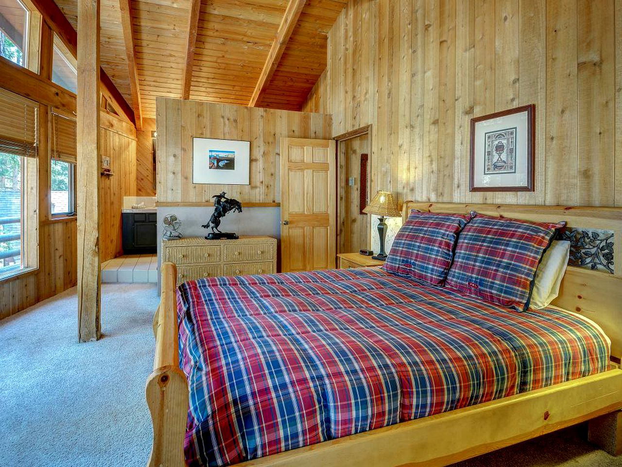 PetFriendly Cabin Rental in San Jacinto