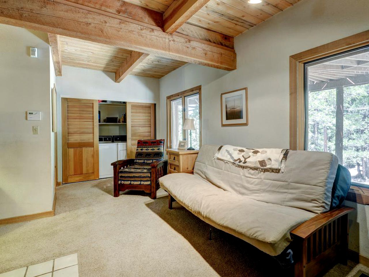 PetFriendly Cabin Rental in San Jacinto