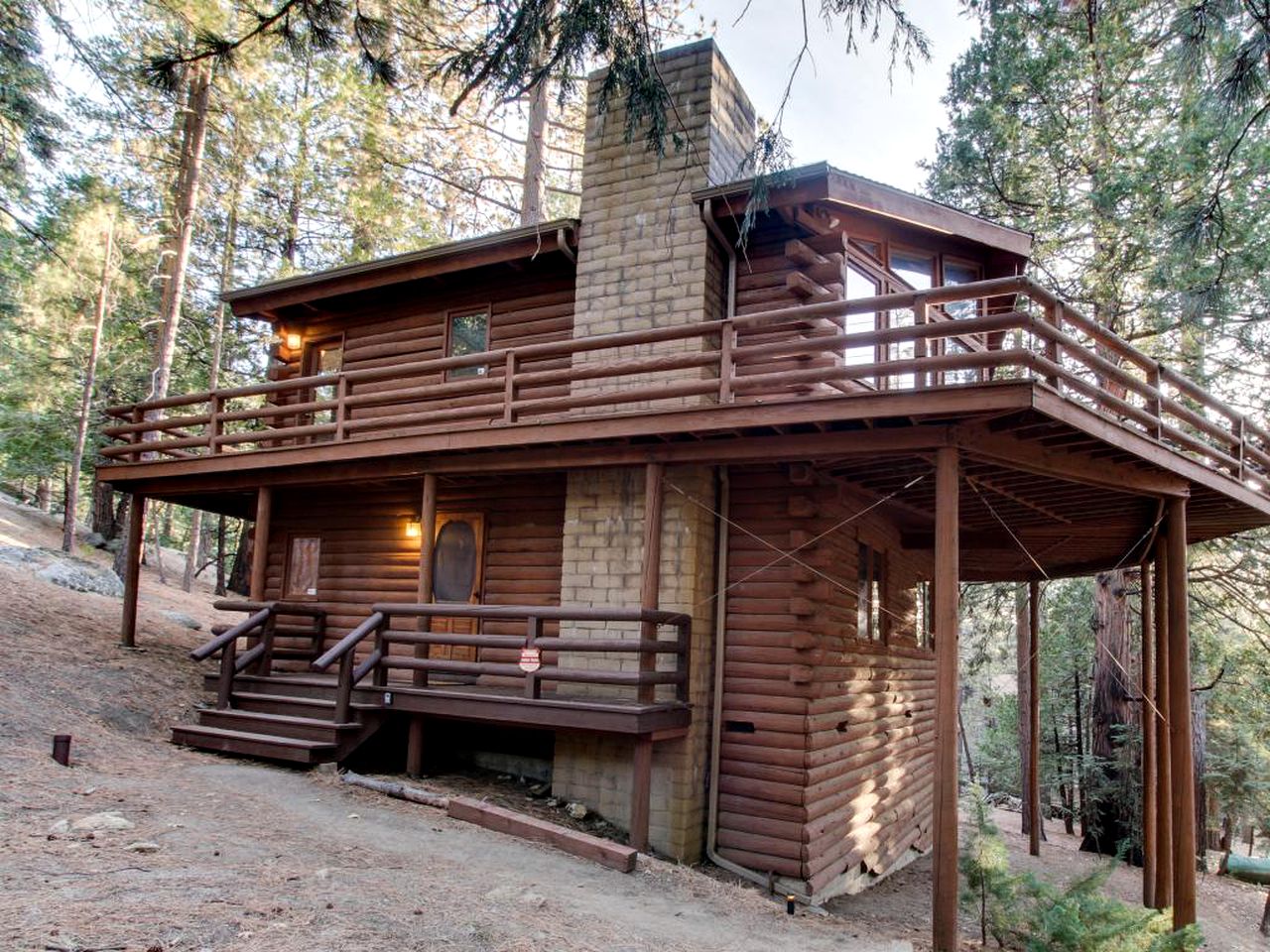 PetFriendly Cabin Rental in San Jacinto