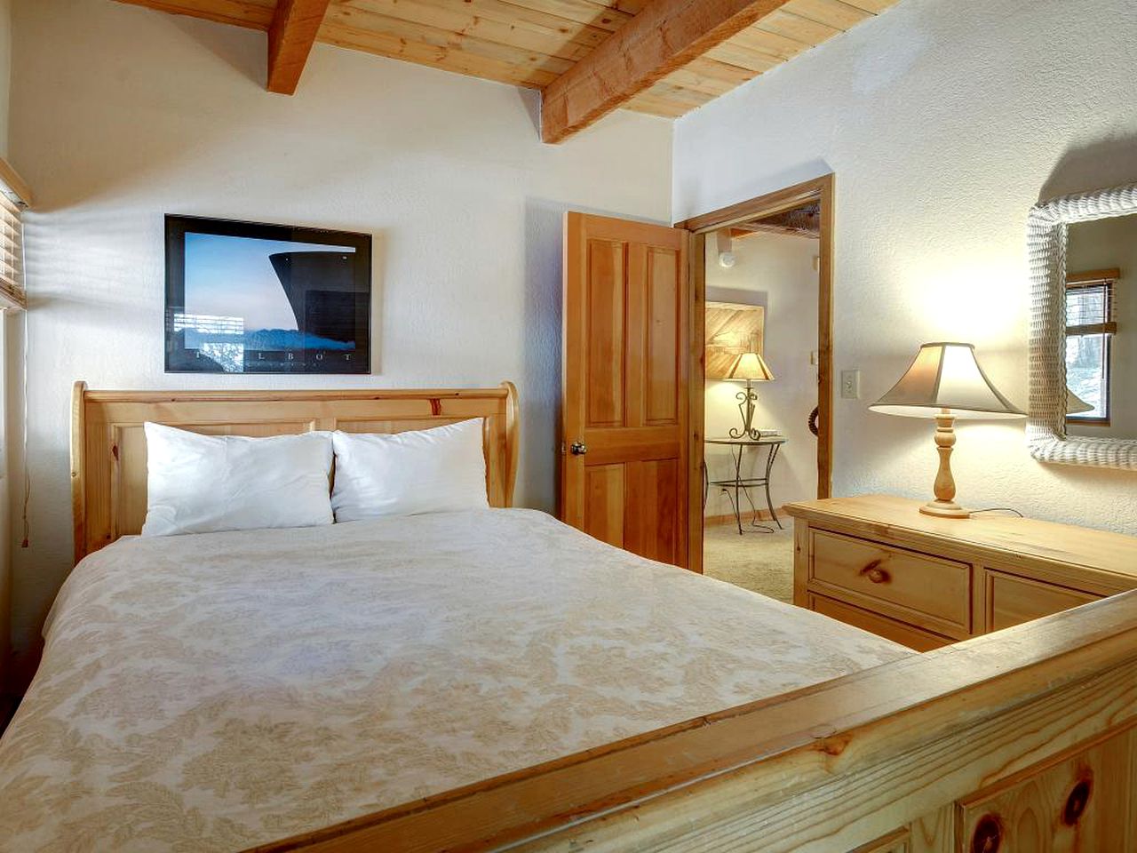 PetFriendly Cabin Rental in San Jacinto