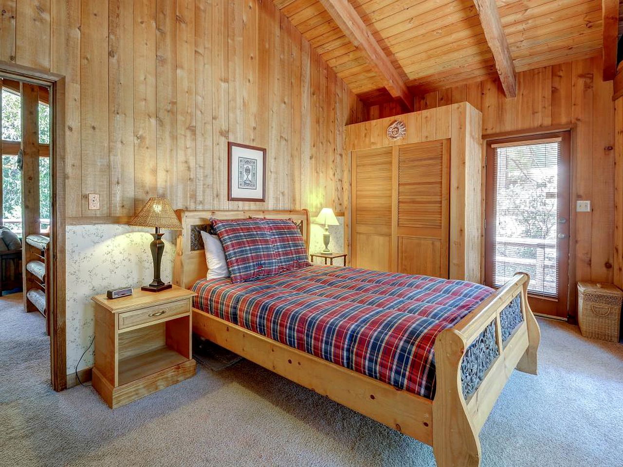 PetFriendly Cabin Rental in San Jacinto