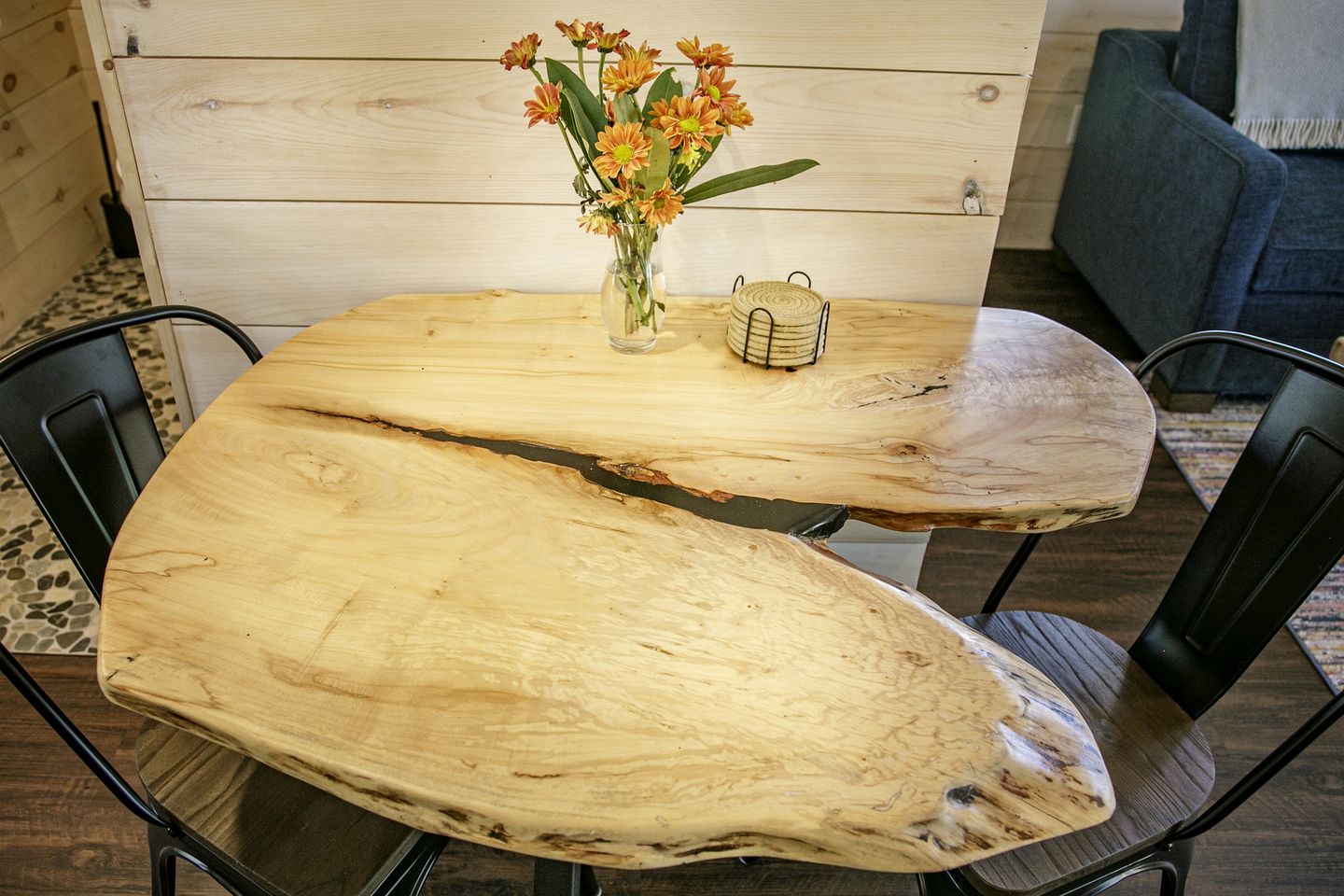 Luxury Treehouse Glamping with Soaking Tub & Pizza Oven Near Waterfalls, Zirconia, NC