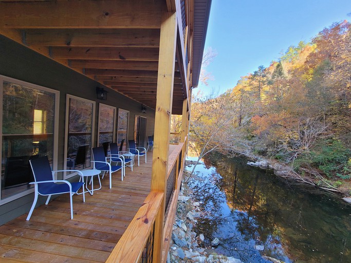 RU Take Me To The River, Cabins, Pittman Center, United States of