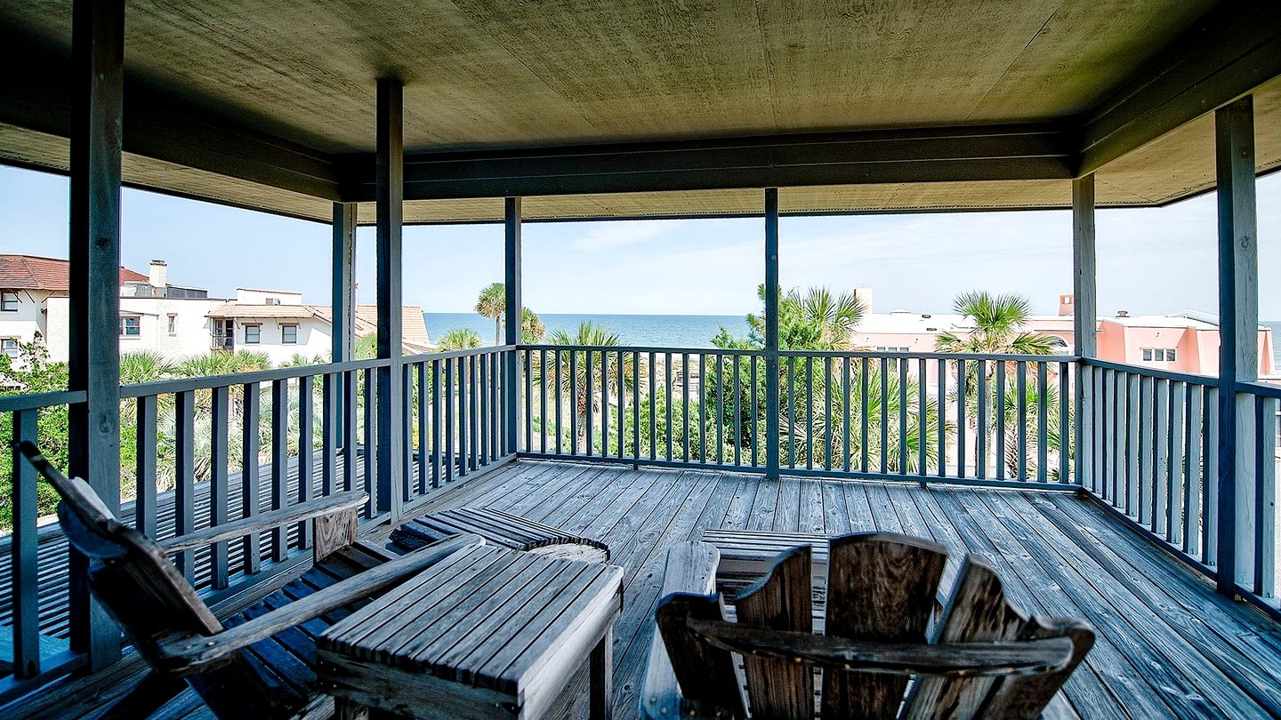 Exclusive Beach House Retreat in Oceanfront Gated Community of DeBordieu Colony, South Carolina