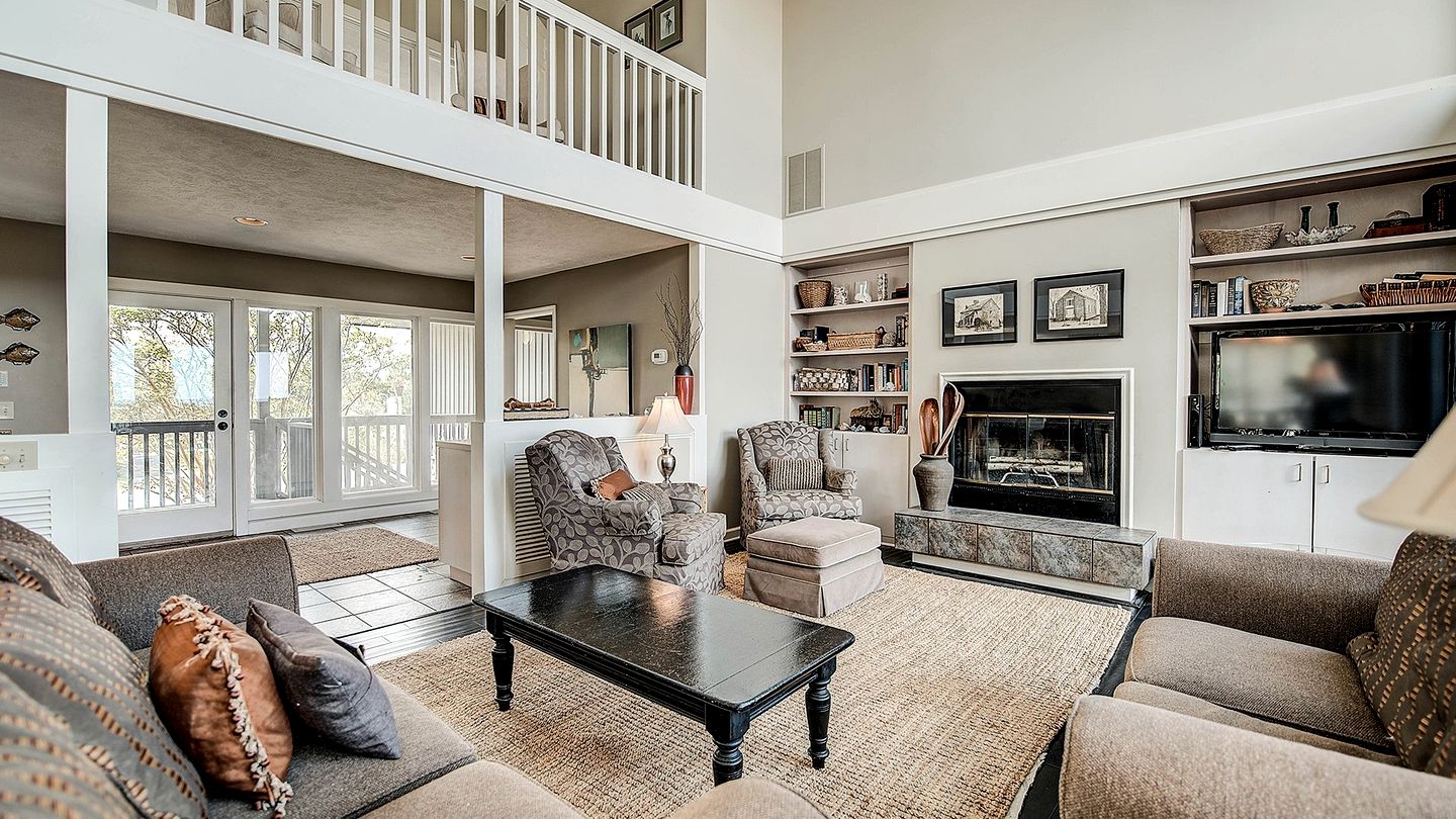 Exclusive Beach House Retreat in Oceanfront Gated Community of DeBordieu Colony, South Carolina