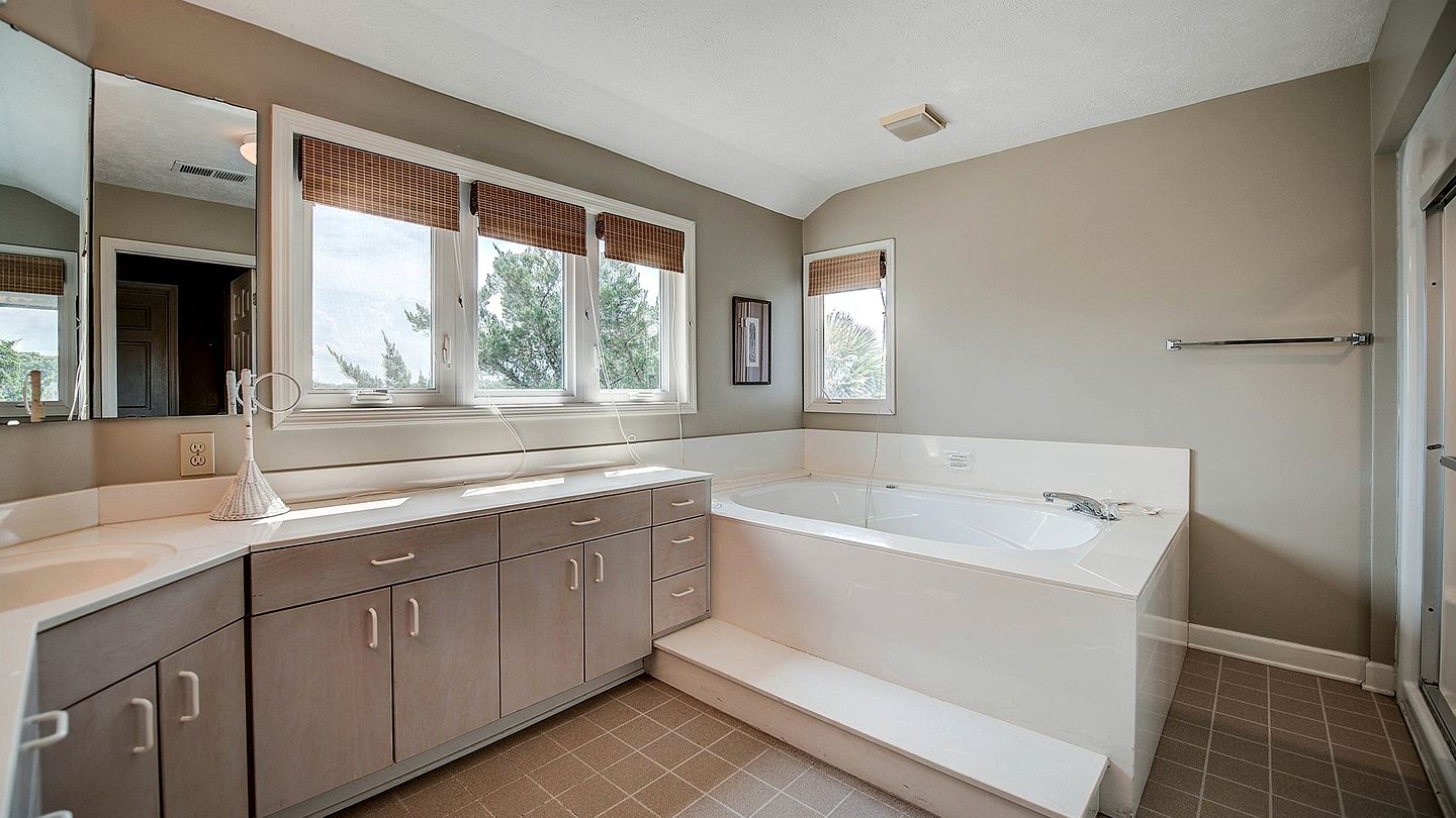 Exclusive Beach House Retreat in Oceanfront Gated Community of DeBordieu Colony, South Carolina