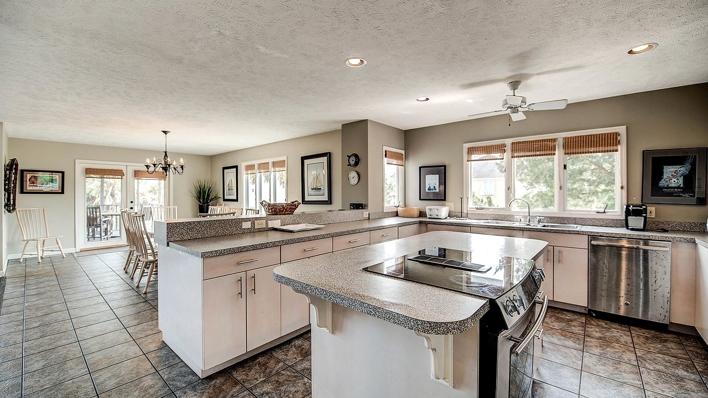 Exclusive Beach House Retreat in Oceanfront Gated Community of DeBordieu Colony, South Carolina