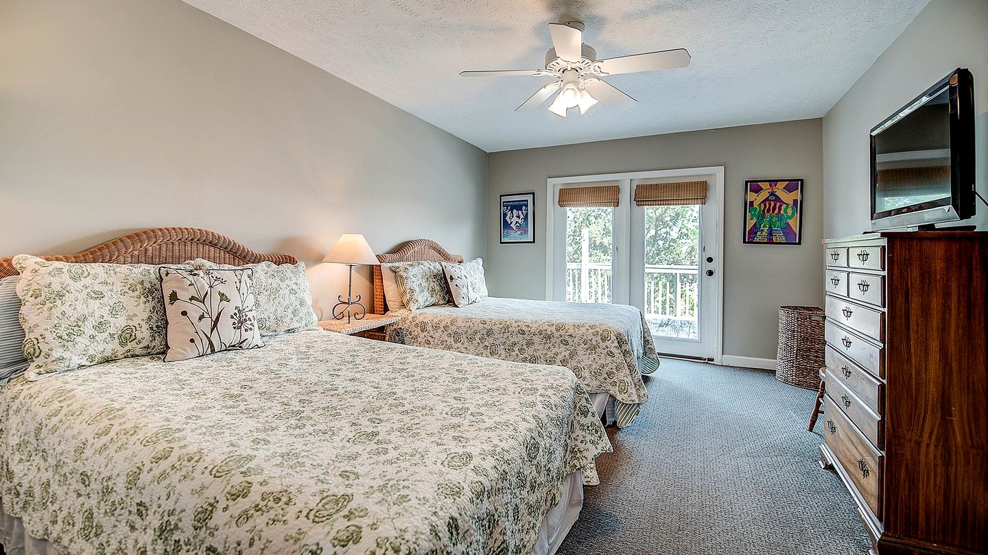 Exclusive Beach House Retreat in Oceanfront Gated Community of DeBordieu Colony, South Carolina