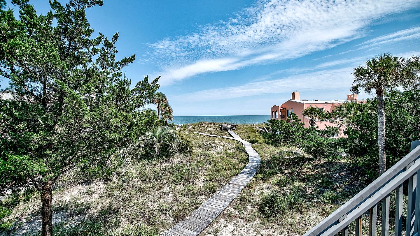 Exclusive Beach House Retreat in Oceanfront Gated Community of DeBordieu Colony, South Carolina
