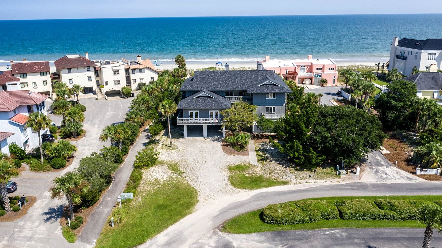 Exclusive Beach House Retreat in Oceanfront Gated Community of DeBordieu Colony, South Carolina
