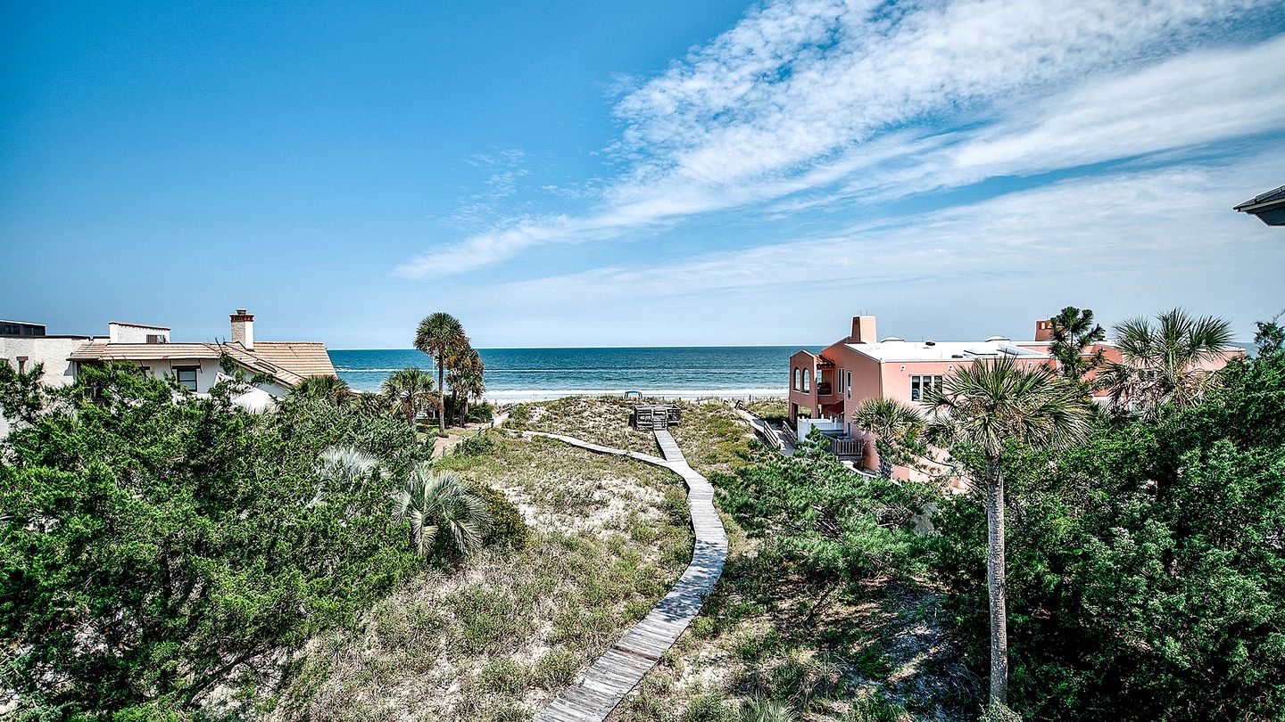 Exclusive Beach House Retreat in Oceanfront Gated Community of DeBordieu Colony, South Carolina