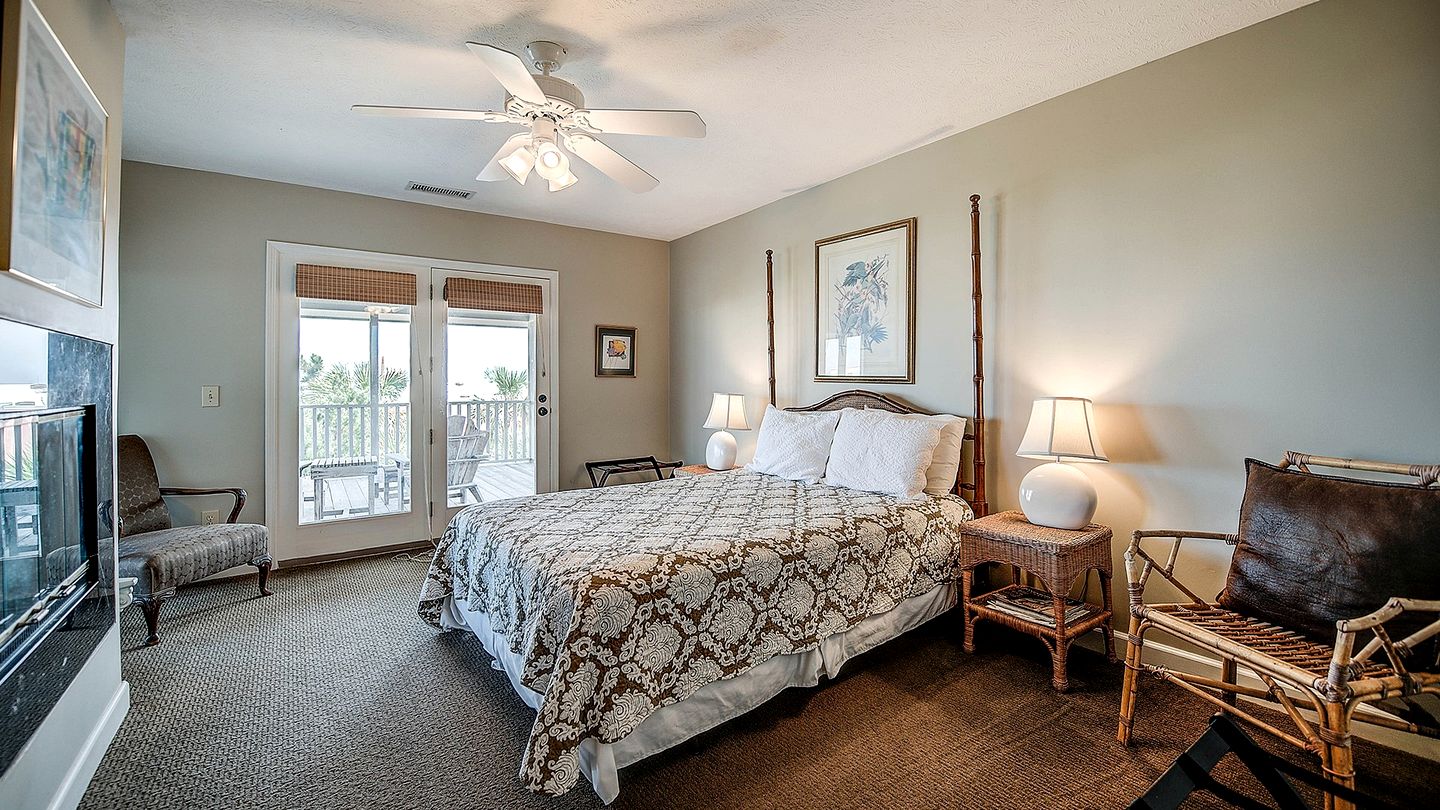 Exclusive Beach House Retreat in Oceanfront Gated Community of DeBordieu Colony, South Carolina