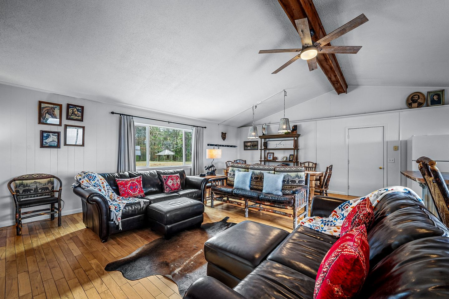 Incredible Cottage with Breathtaking Views from the Amazing Deck, the Perfect Base for Exploring the Area Around Mentone, Alabama