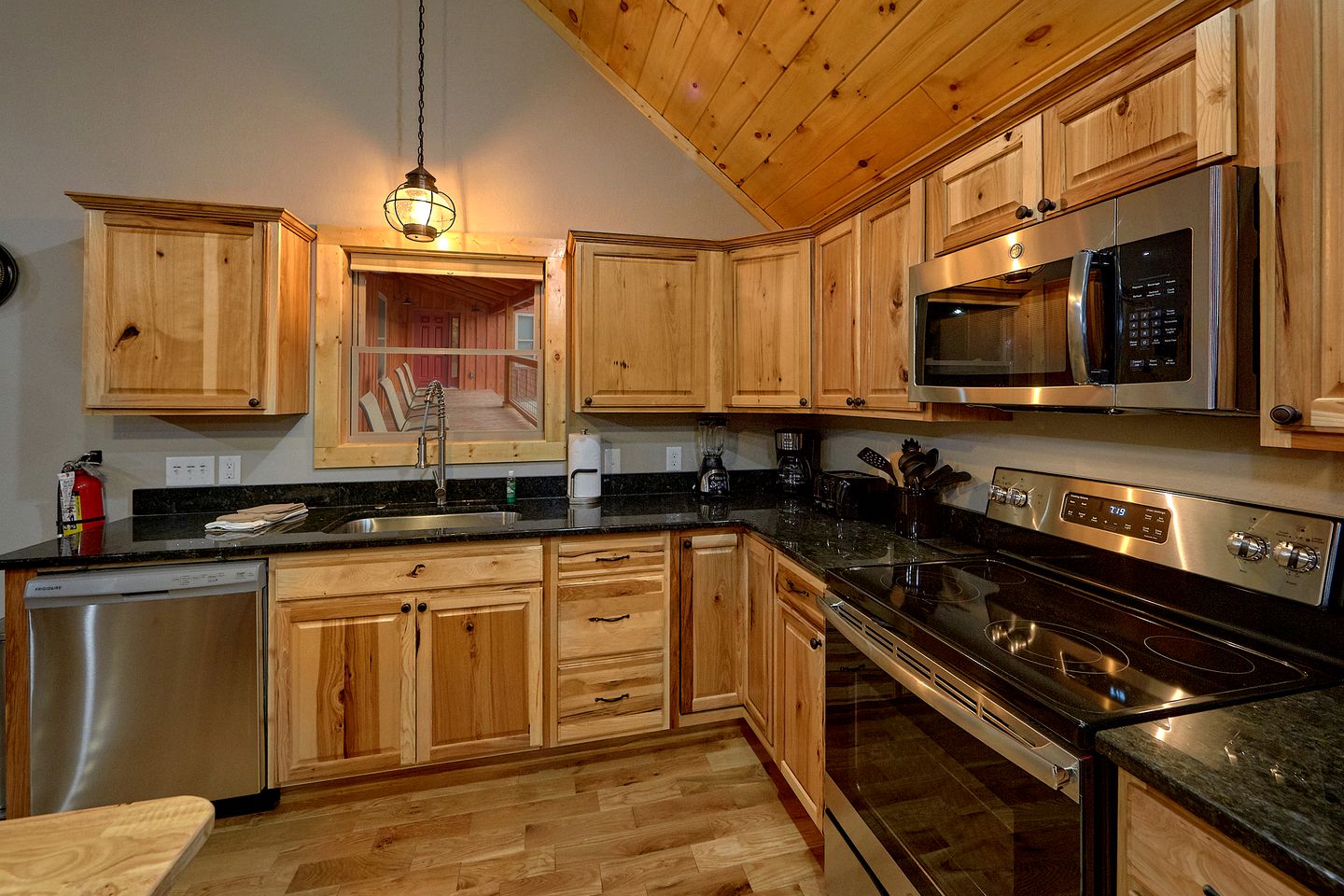 Creekside Cabin Rental near the Great Smoky Mountains for a Tennessee Vacation